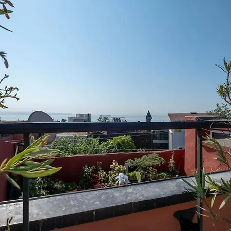 Terrace Triplex In Peninsula 别墅 *